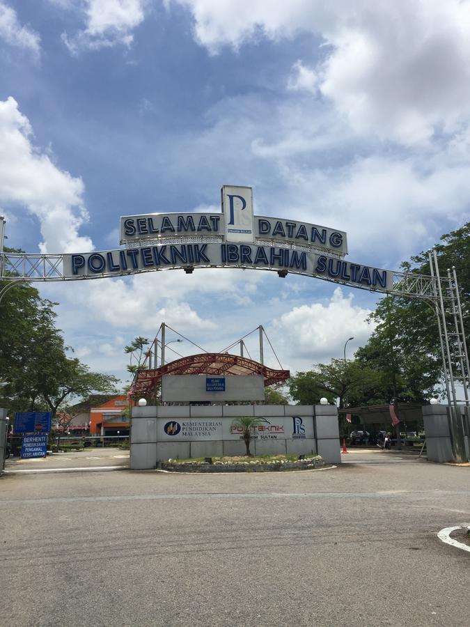 Tey Hotel Pasir Gudang Buitenkant foto