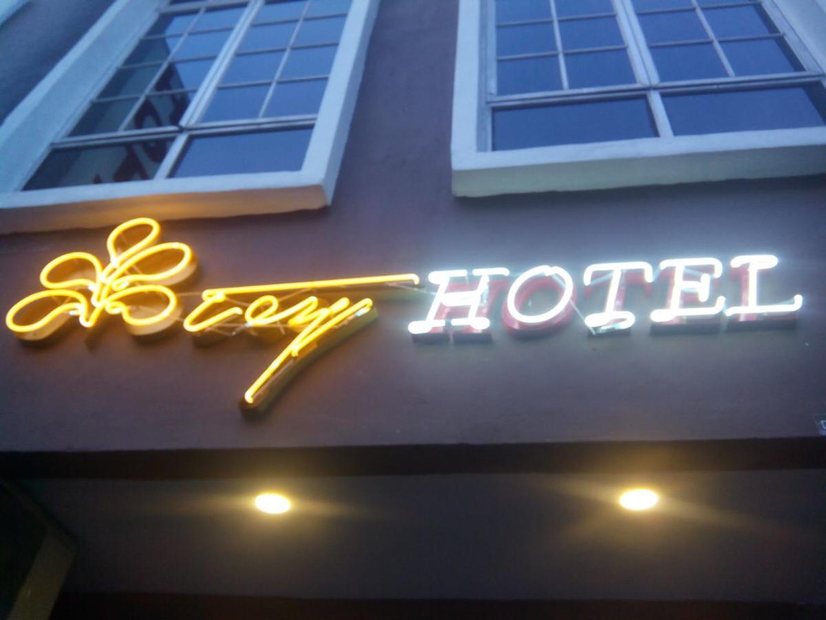 Tey Hotel Pasir Gudang Buitenkant foto